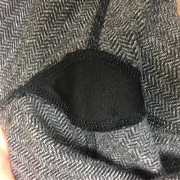 Lululemon size 6 Capri - Picture 7 of 10